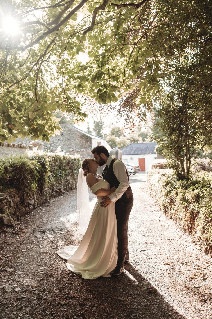kissing under trees